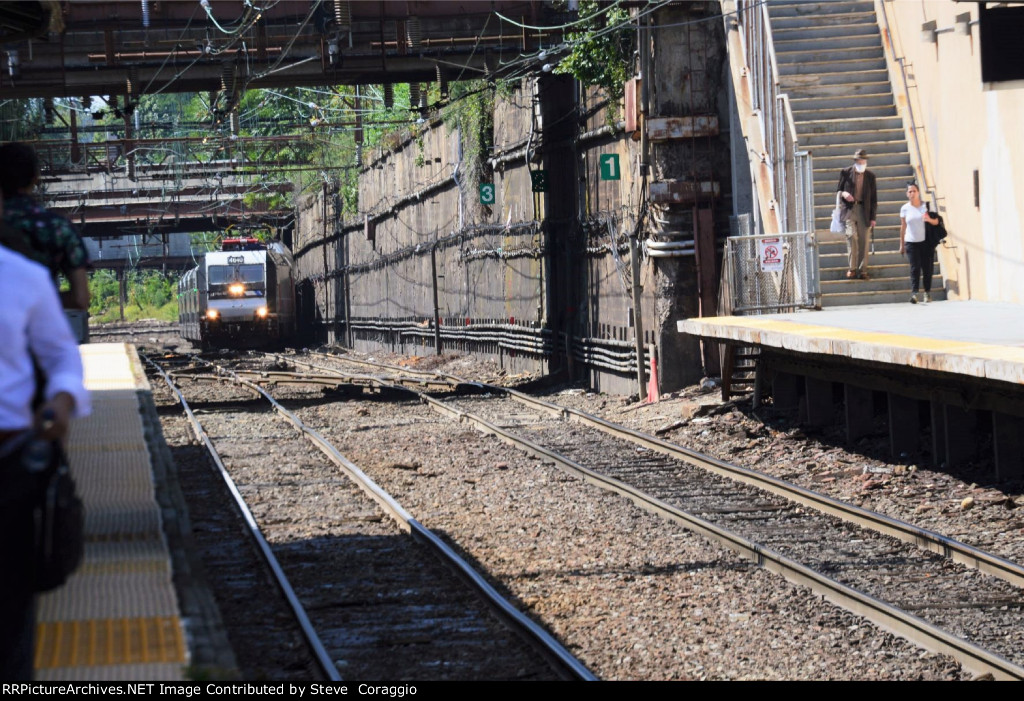 Eastbound Train Approaches Summit Station on Track 1